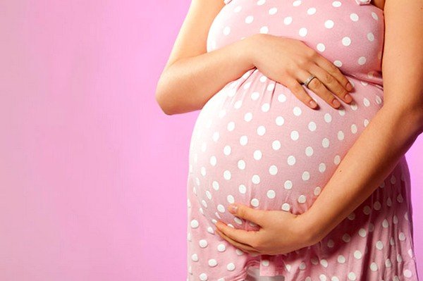 С повышенной осторожностью необходимо принимать лекарство на всём сроке беременности и на этапе вскармливания