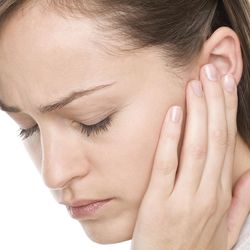 причины болей в ушах