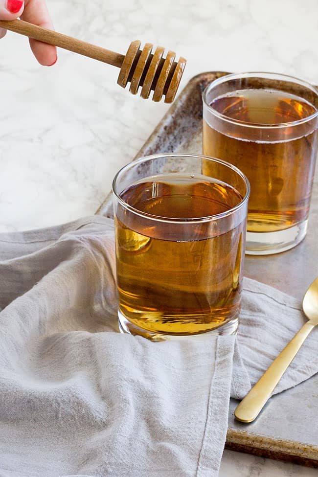 Natural Sore Throat Remedies - Apple Cider Vinegar and Raw Honey