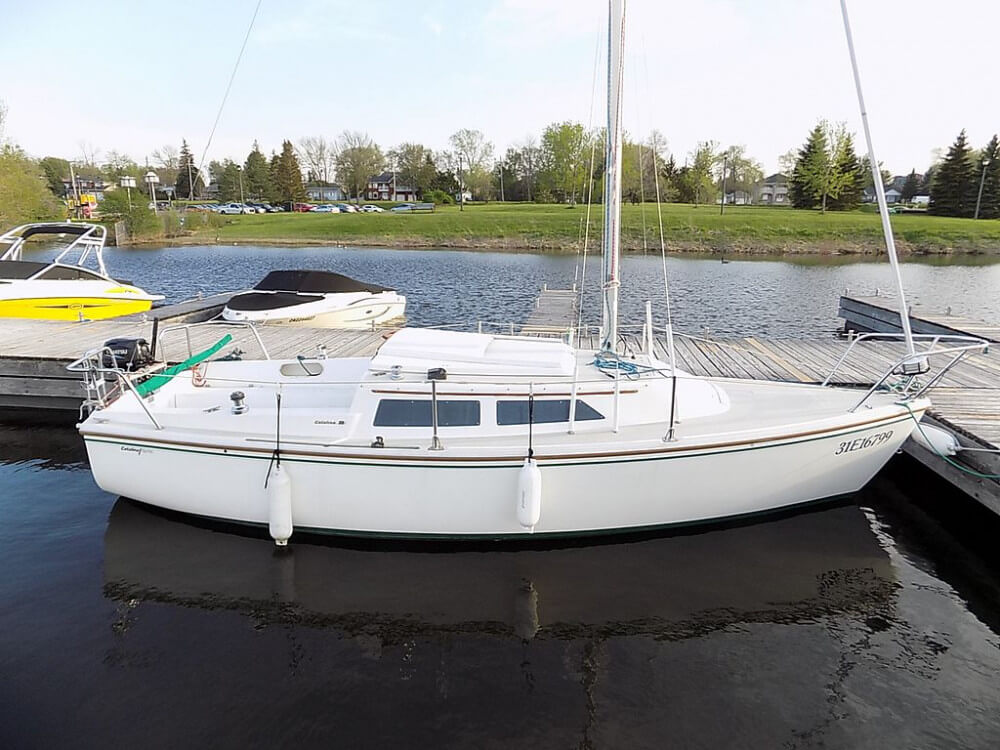 Catlina 22 white sailboat in marina