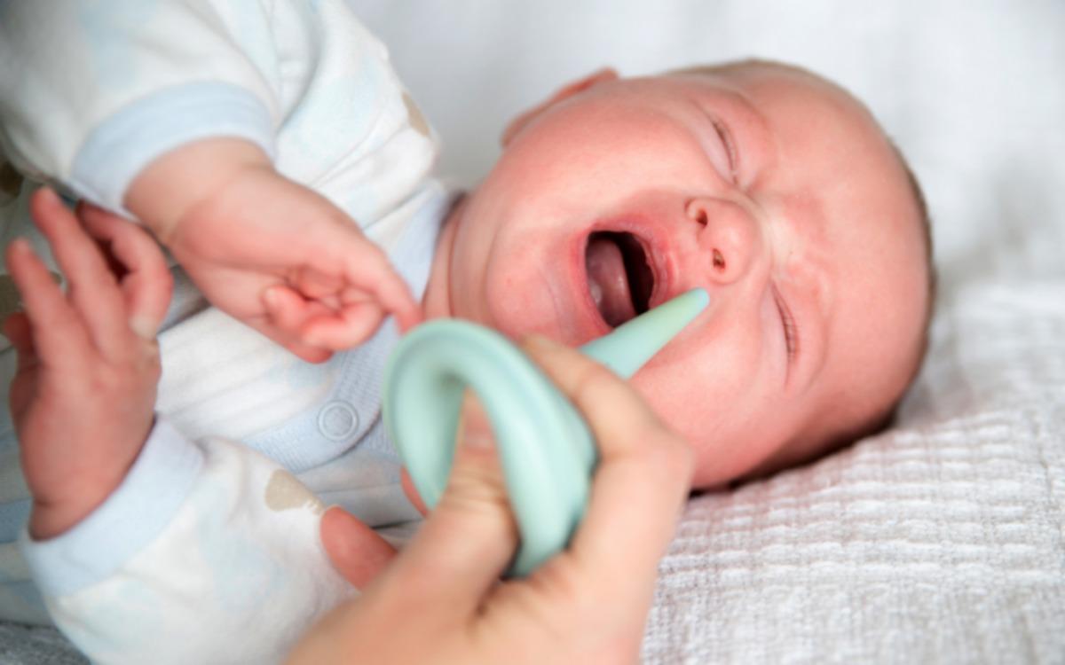 Лечение насморка у ребенка проблематично и трудоемко