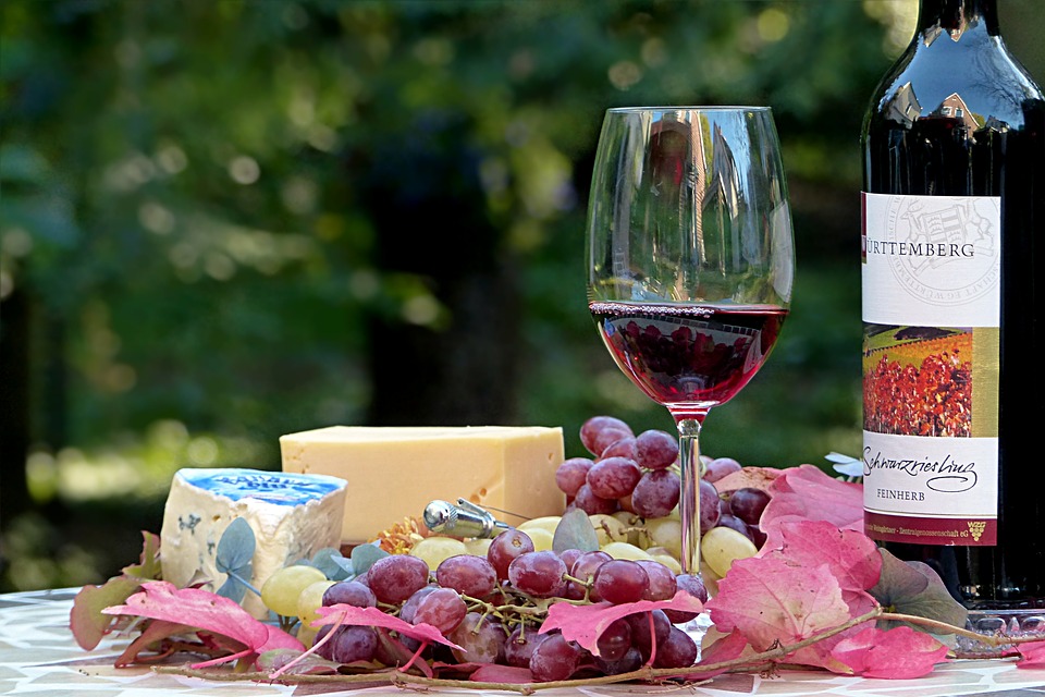 Food and drink vocabulary - cheese and wine